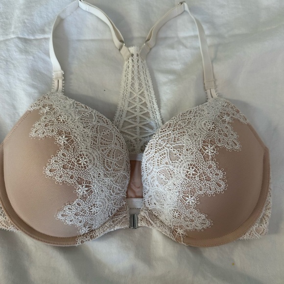 Victoria's Secret Other - Victoria's Secret Lace Bra - White and Tan